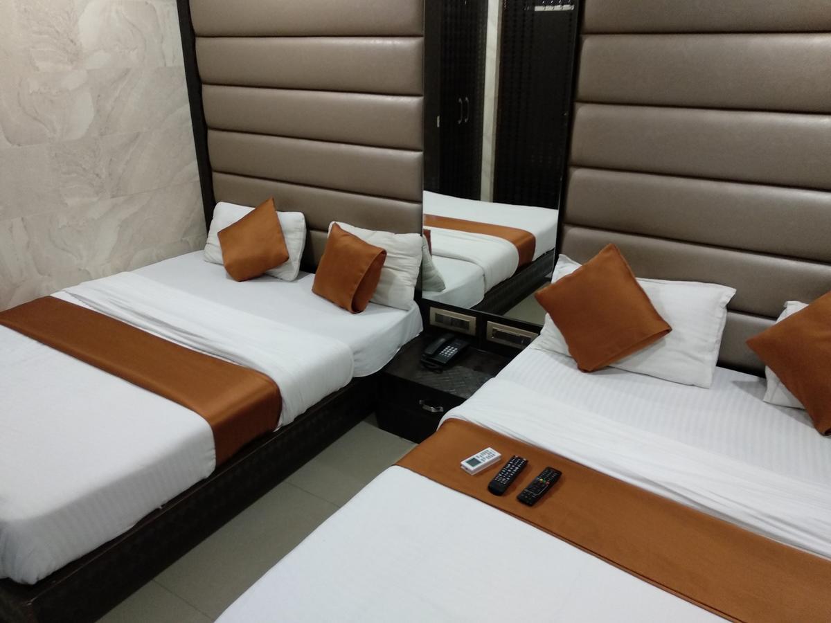 Hotel Karishma Mumbai Bagian luar foto